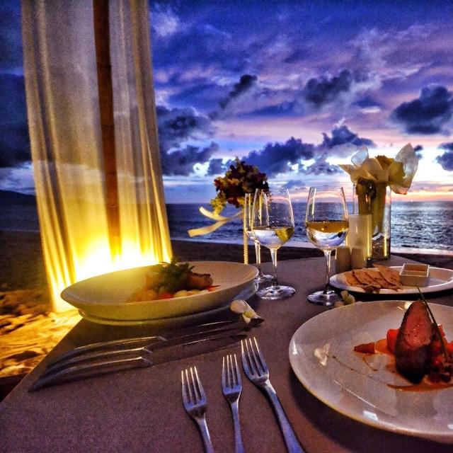 Romantic Honeymoon Dinner in Thailand