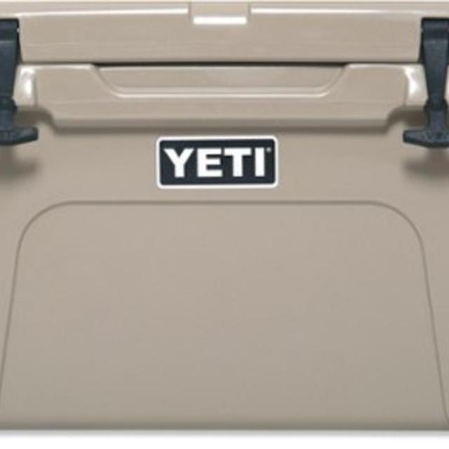 YETI				        	Tundra 45 Cooler