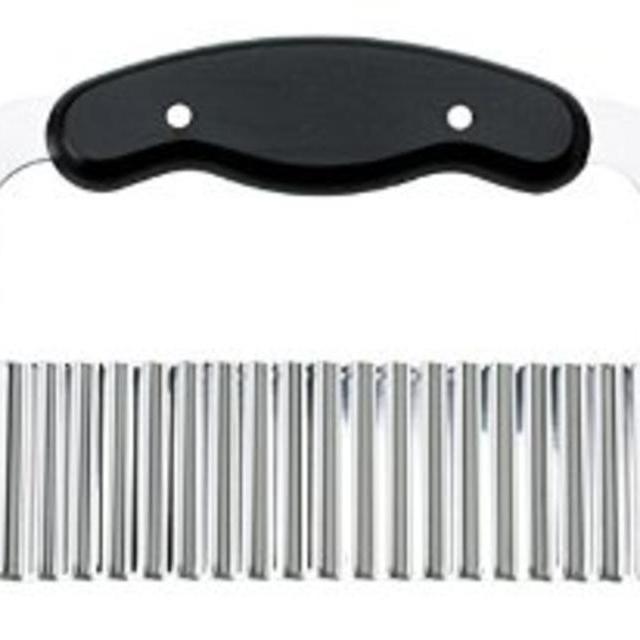 HIC Wavy Crinkle Cutting Tool Serrator Salad Chopping Knife and Vegetable French Fry Slicer, Steel Blade, 7.25-Inches x 5-Inches