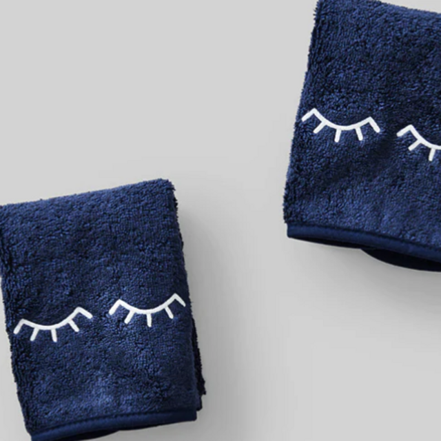 Makeup Towels (pair) in Eyelid design