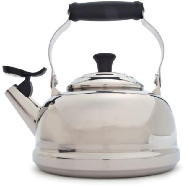 Le Creuset® Stainless Steel Classic Whistling Teakettle