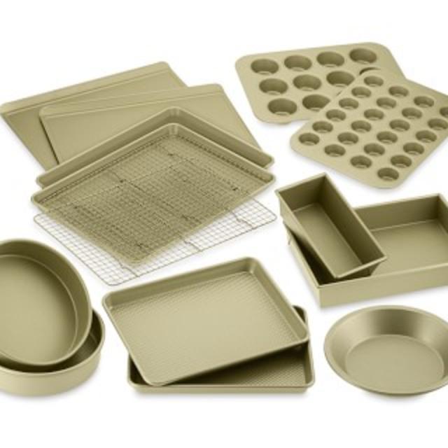 Williams-Sonoma Goldtouch® Nonstick 15-Piece Bakeware Set
