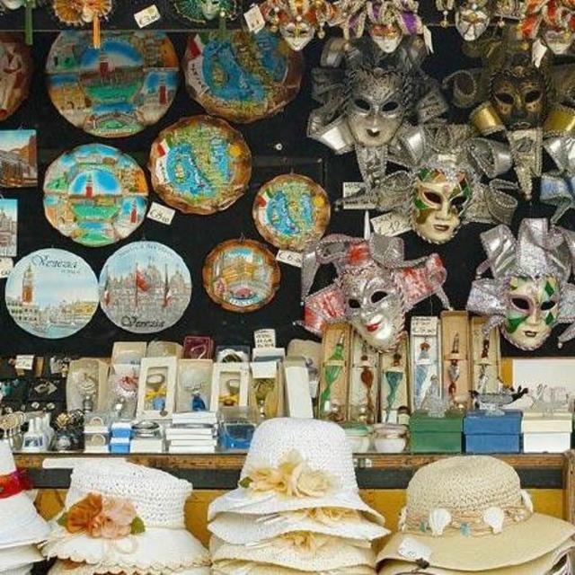Shopping & Souvenirs
