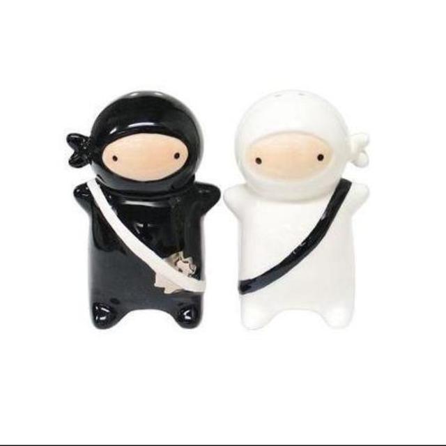 180 Degrees Pj0345 Japanese Ninja Kids Salt & Pepper Shaker Set, Black and White
