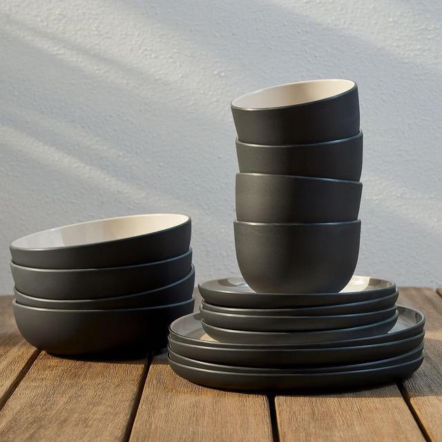 Kaloh Melamine Dinnerware (Set of 16), Black