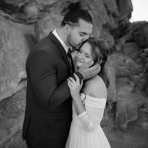 Haley Simmons and Alex Hoag's Wedding Registry on Zola