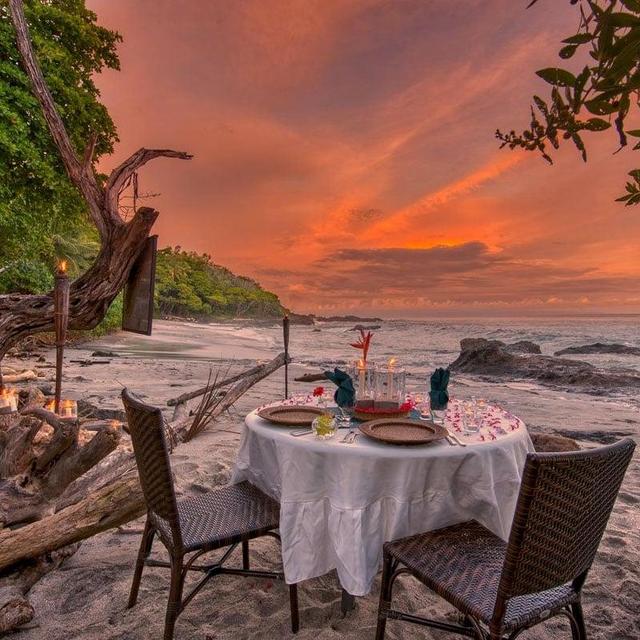 Romantic Beach Dinner on Honeymoon