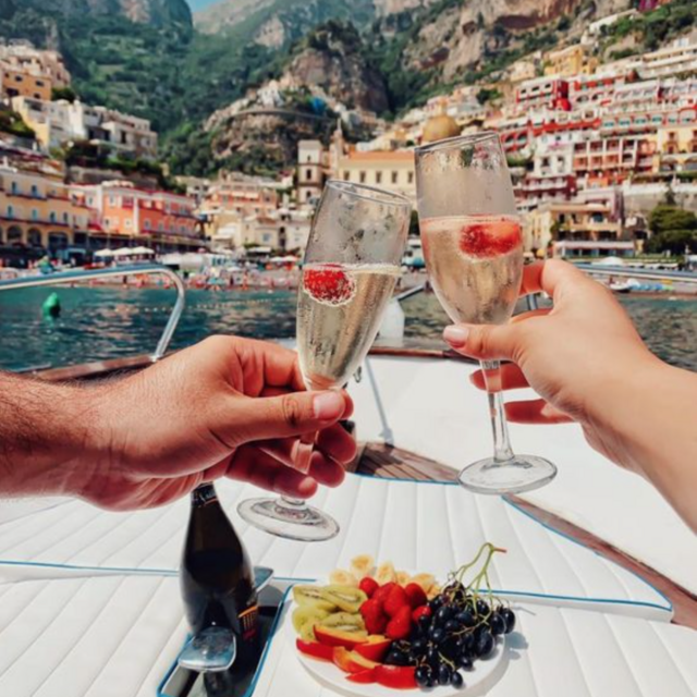 champagne on boat ride