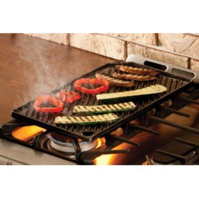 Lodge LDP3 Double Play Reversible Grill/Griddle, 9.5" x 16.75"