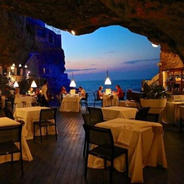 Romantic Dinners in Italy