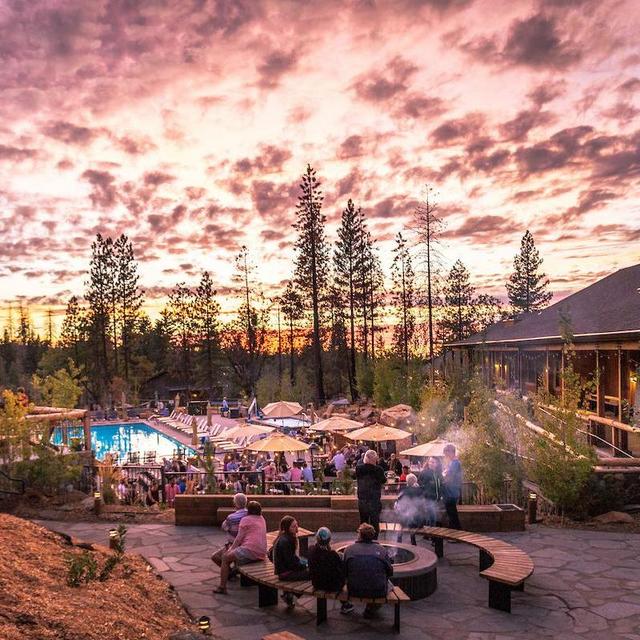 Rush Creek Lodge - Yosemite