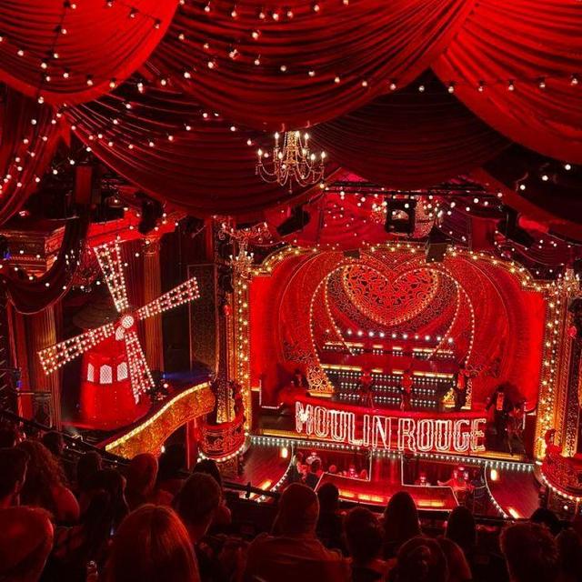 Paris Moulin Rouge dinner and a show