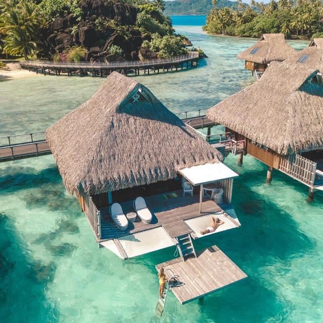 Honeymoon: Overwater Bungalow in Bora Bora