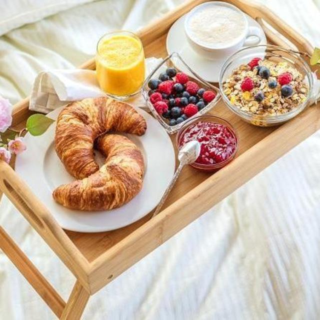 Honeymoon! - Breakfast in Bed