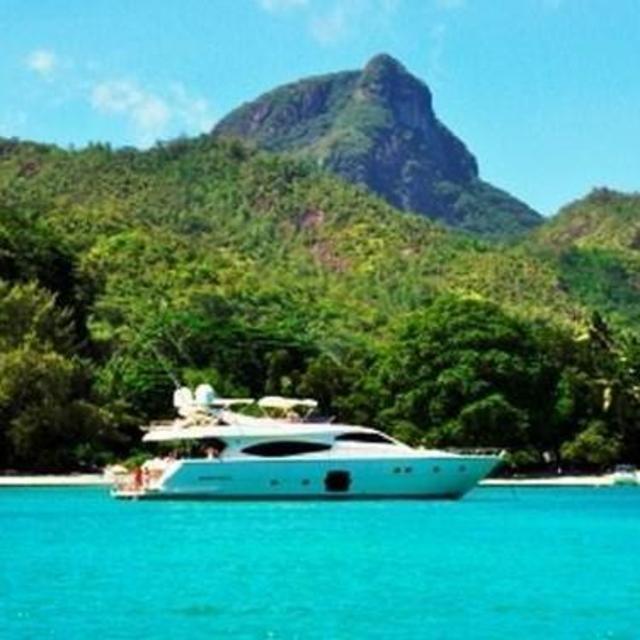 Day Cruise on a Yacht