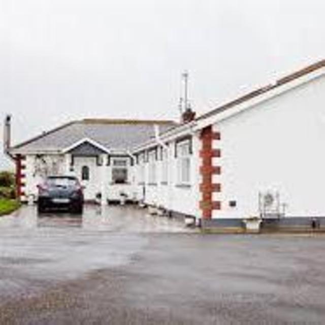 One night at Reade's Farmhouse B&B in Mullinavat