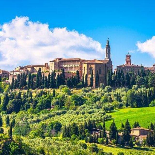 Tuscany Guided Day Trip from Rome with Lunch & Wine Tasting