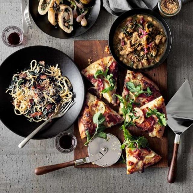 Four Dinner Plates from Apilco Reglisse Dinnerware Collection