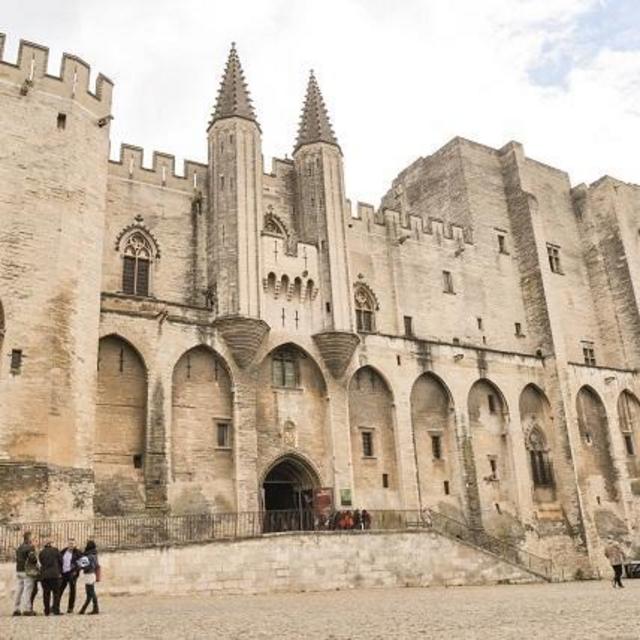 Walking History Tour (Avignon, France)
