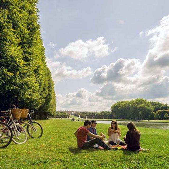 Picnic Lunch in Versailles for 2