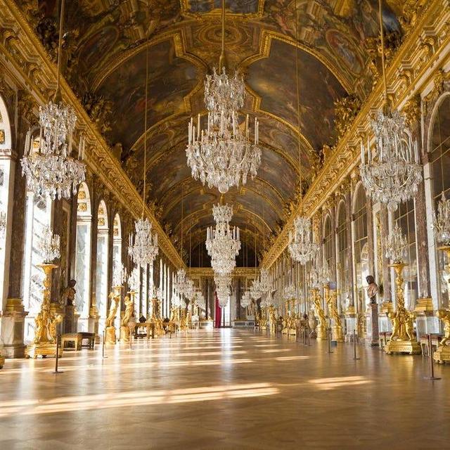 Versailles Palace and Gardens by Bicycle