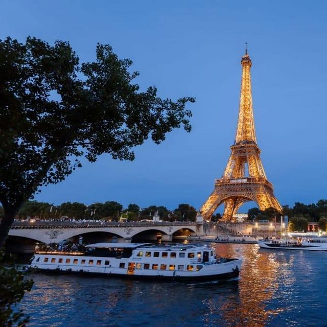 Sunset Champagne River Cruise for 2