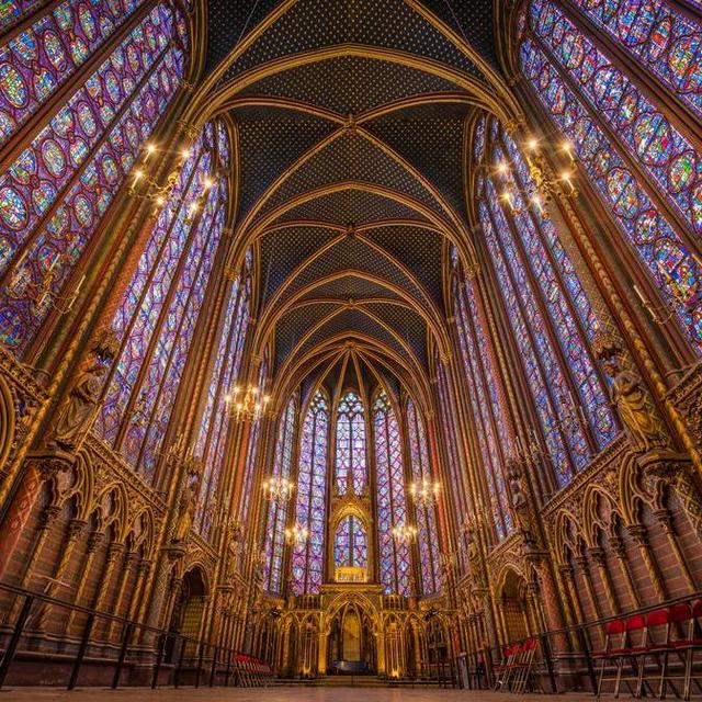 2 Tickets to Sainte Chapelle with more than 1000 stained glass windows