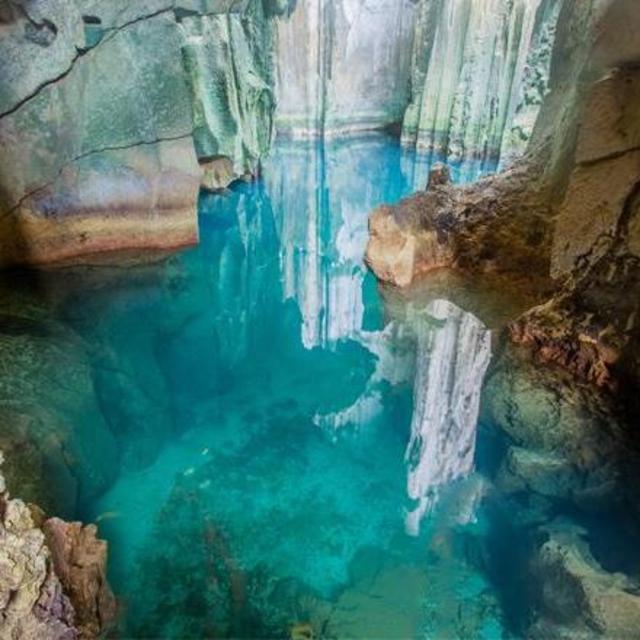 Sawa-I-Lau Caves Day Trip by Seaplane