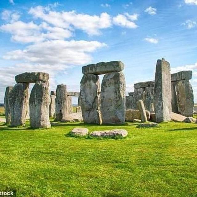 Day guided trip to Stonehenge, Windsor Castle and Bath!!!