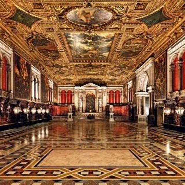 Entrance into the beautiful Scuola Grande di San Rocco!