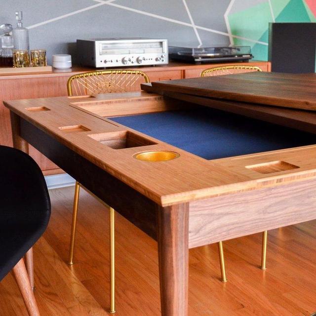 Gaming table