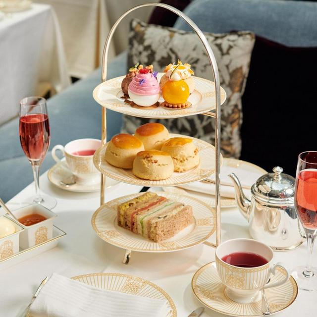 Mini-Moon High Tea