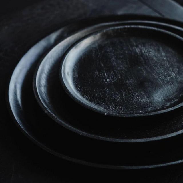 RW GUILD TEAK PLATTERS - BLACK MEDIUM