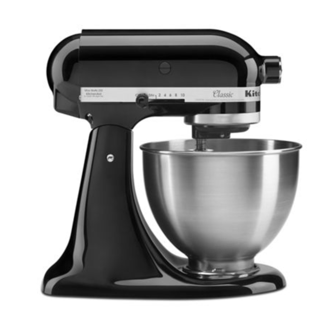 Kitchenaid Classic™ Series 4.5 Quart Tilt-Head Stand Mixer