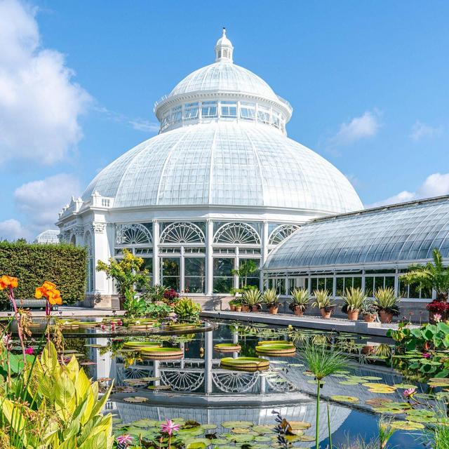 DATE NIGHT | Admission for 2 to The New York Botanical Gardens