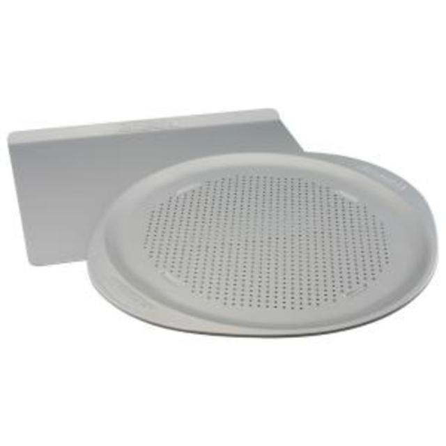 Farberware 14 in. x16 in. Cookie Pan and 15.5 in. Pizza Pan Combo Set