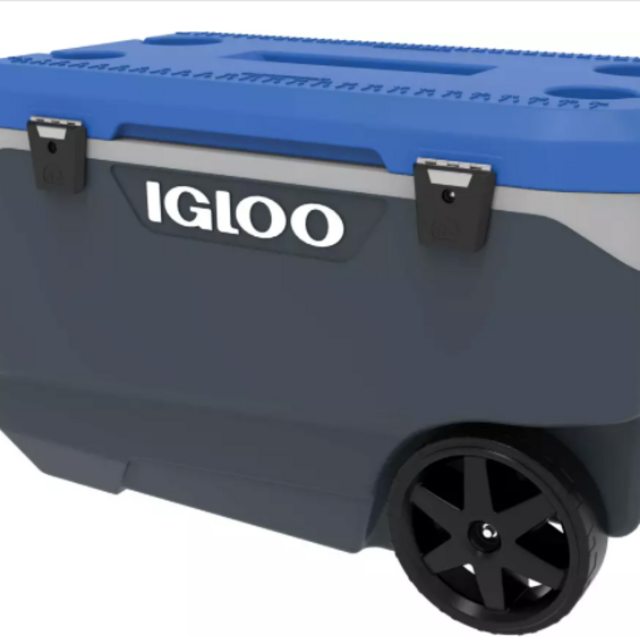 Igloo Latitude 90 Quart Rolling Cooler