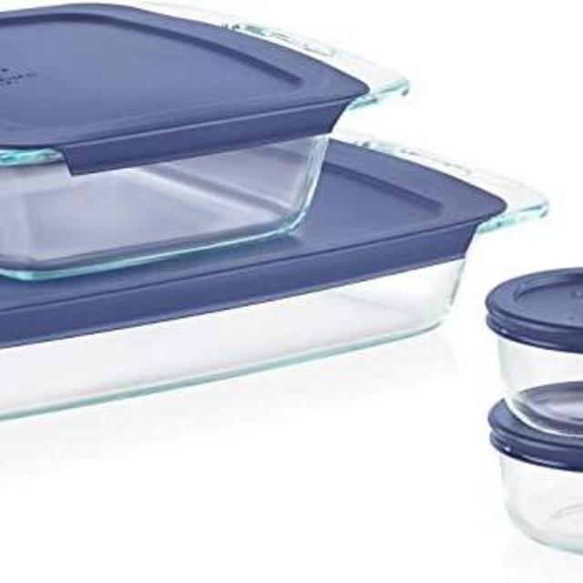 Pyrex Easy Grab 8-Piece Glass Baking Dish Set with Lids, Glass Food Storage Containers Set, 13x9-Inch, 8x8-Inch & 1-Cup Storage Containers, Non-Toxic, BPA-Free Lids, Bakeware Set