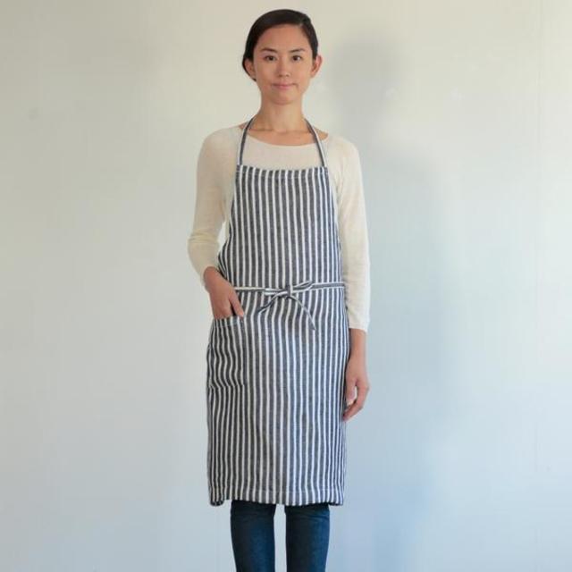 Daily Apron: White Navy Border