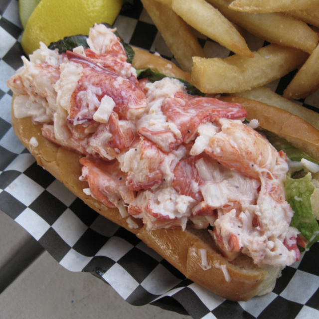 Our Maine Honeymoon: Daily Lobster Roll Dinner