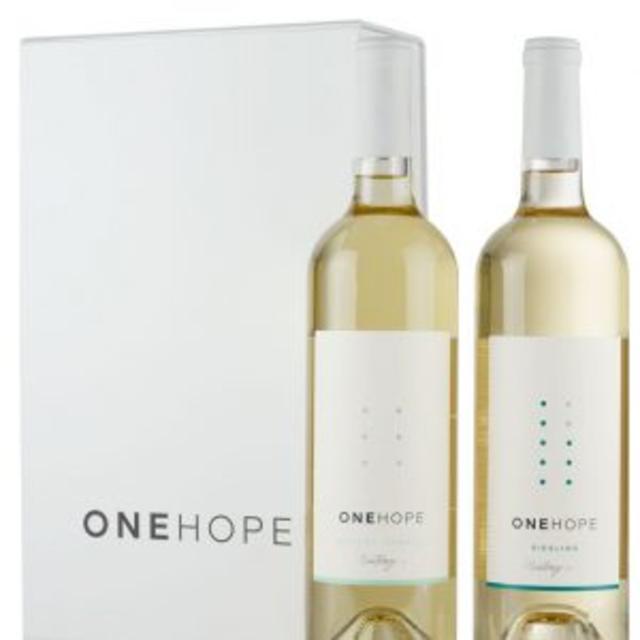 ONEHOPE 2-Bottle White Gift Box – Riesling and Muscat Canelli