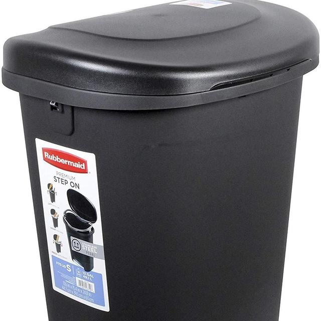 Rubbermaid Step-On Lid Trash Can