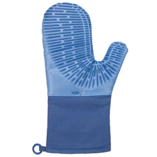 OXO Good Grips Silicone Oven Mitt with Magnet. Blueberry Blue