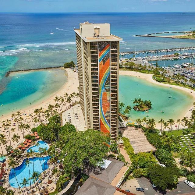 4 nights @ Hilton Hawaiian Village Waikiki Beach Resort