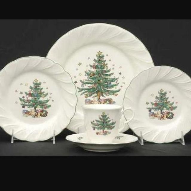 5 Piece Place Setting Happy Holidays by Nikko