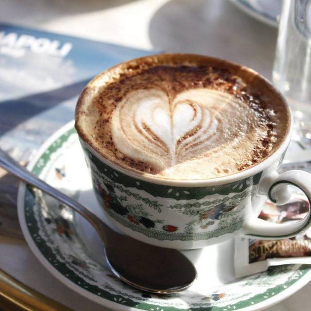 Naples // Breakfast at Gran Caffè Gambrinus