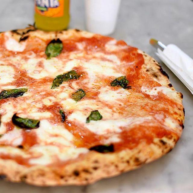 Naples // pizza @ L'Antica Pizzeria da Michele