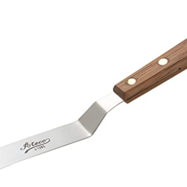 Ateco 1385 Offset Spatula with 4.5-Inch Stainless Steel Blade, Wood Handle, 4.5 Inch, natural