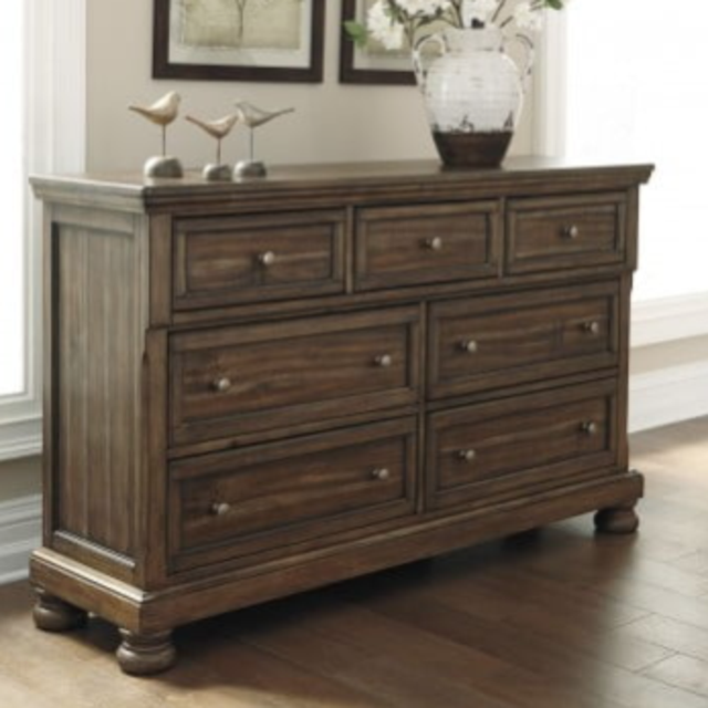Flynnter Medium Brown Dresser