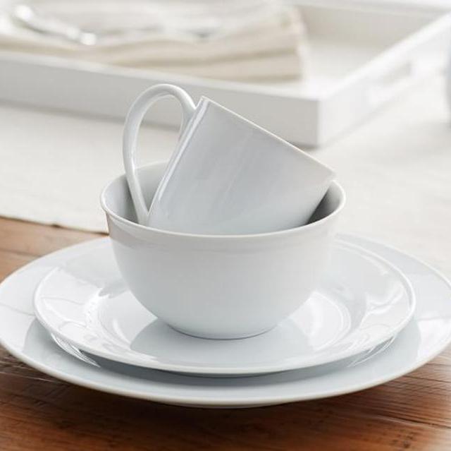 Great White Traditional Dinnerware Set (4 pieces)